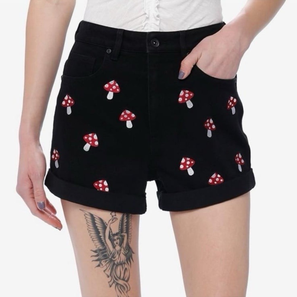 Kids Hot Topic Black Mushroom Mom Denim Jean Shorts Embroidered Size 13